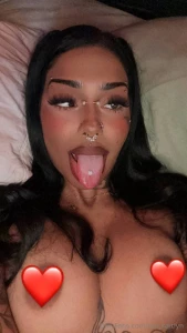 She does video calls customs sexting literally everything sub to her