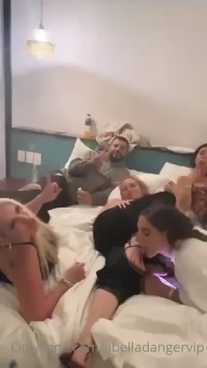 Party time with lilveronicar ely_2224 tamarasuethorne abelladanger 