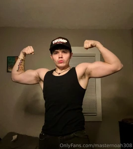 Maga pit worship while i kiss my biceps and put you in your place