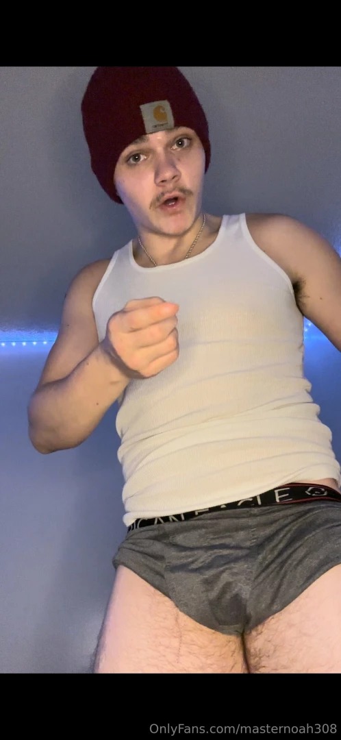 Pov you are noah s new roommate and he catches you staring so he rubs 