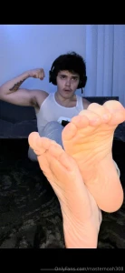 Noah makes you serve his godly crossed soles while he games and