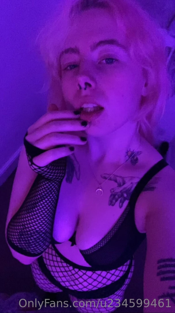 Got gifted some pretty lil things for my birthday eee thank you now part 5 