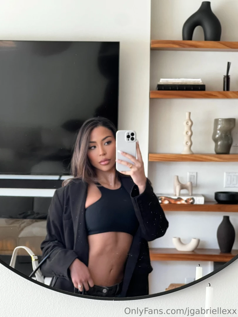 I m a cute sexy and hot petite girl do you agree 