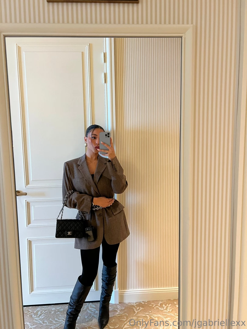 I slay every day and i dress up well for it 