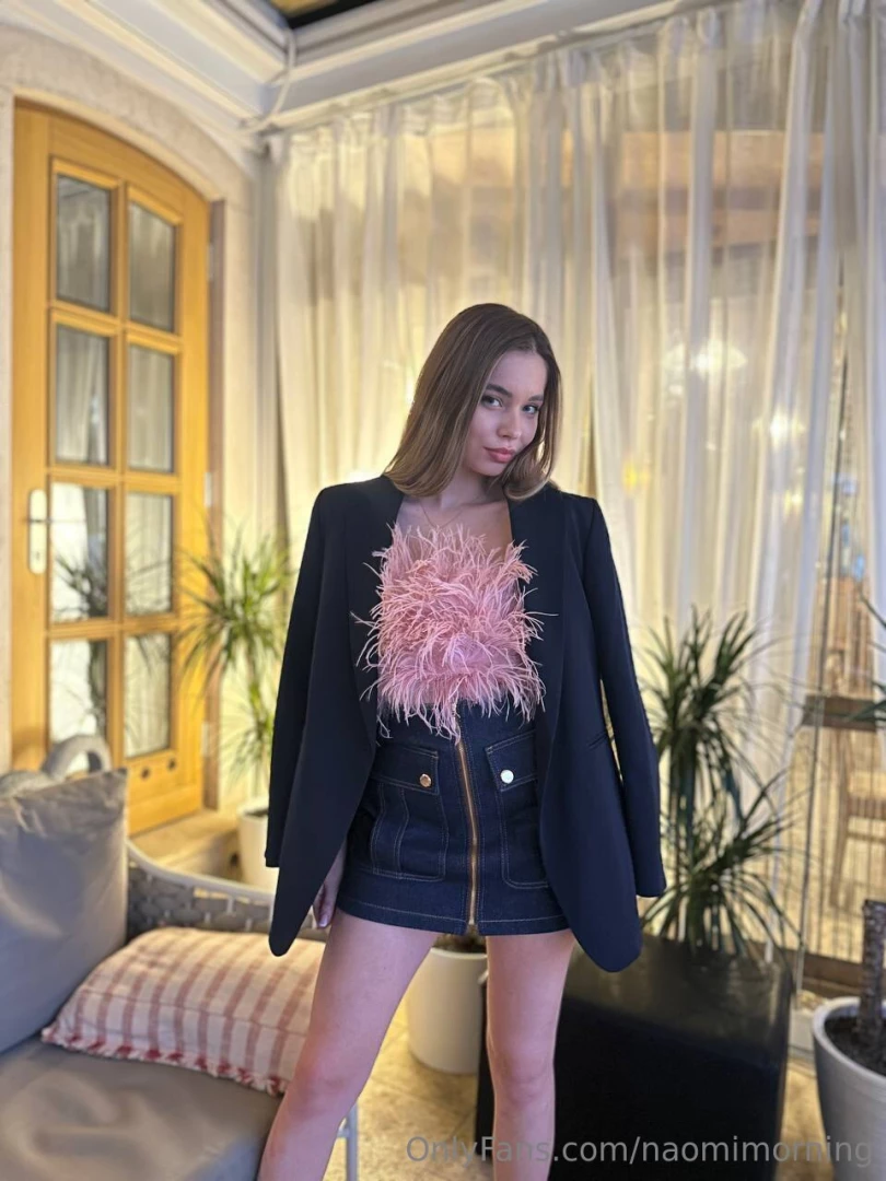 What do you think of my look i try to always look good and i really 