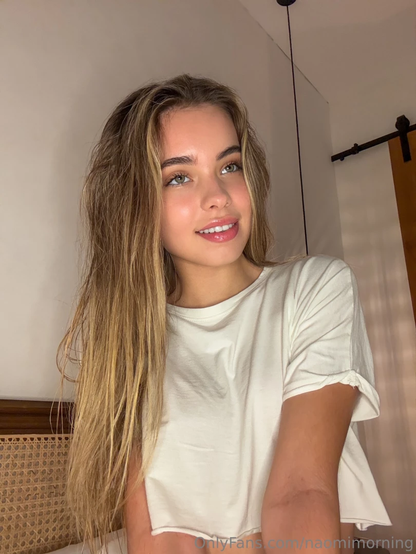 Selfies so you can admire my beautiful face and especially my unusual 