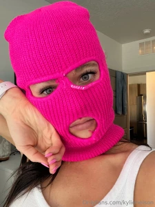 A gaze that speaks volumes