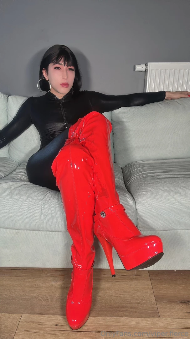 I turned out that these thigh high red boots fit perfectly to my black part 2 