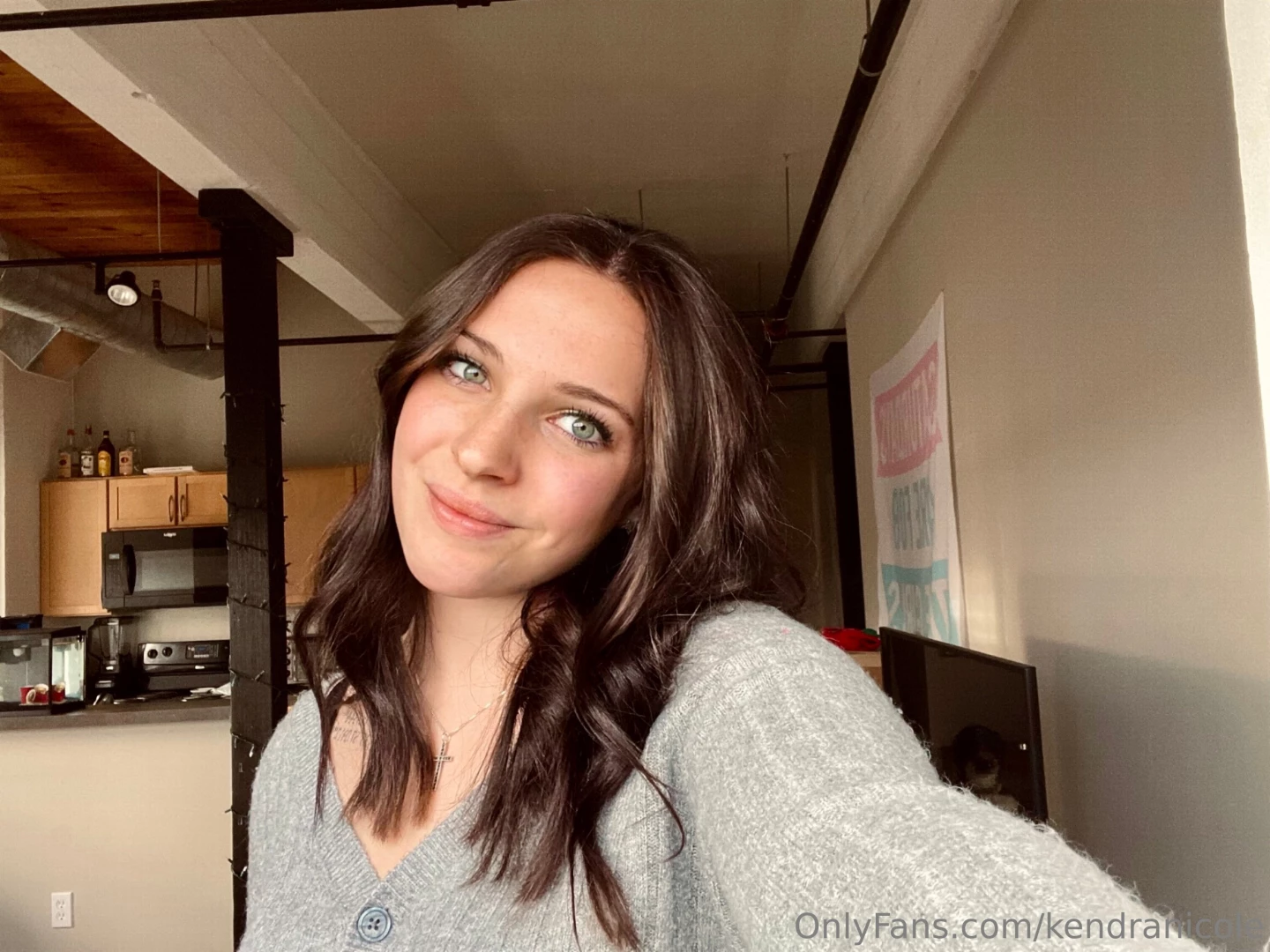 Sexy vibes all around hit me up 