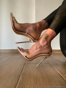 Red toes amp clear heels part 4