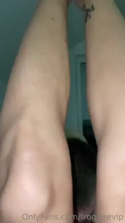 Good night licking who wants to join and suck my toes 
