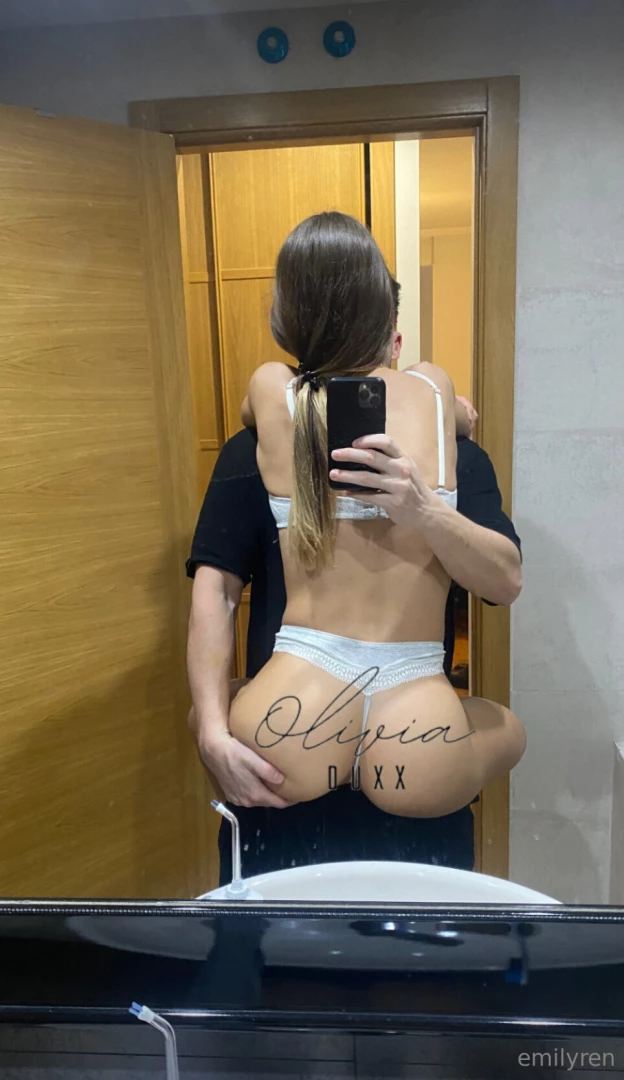 Oliviadux oliviaduxcouple hot couple content her 24 years old blonde 