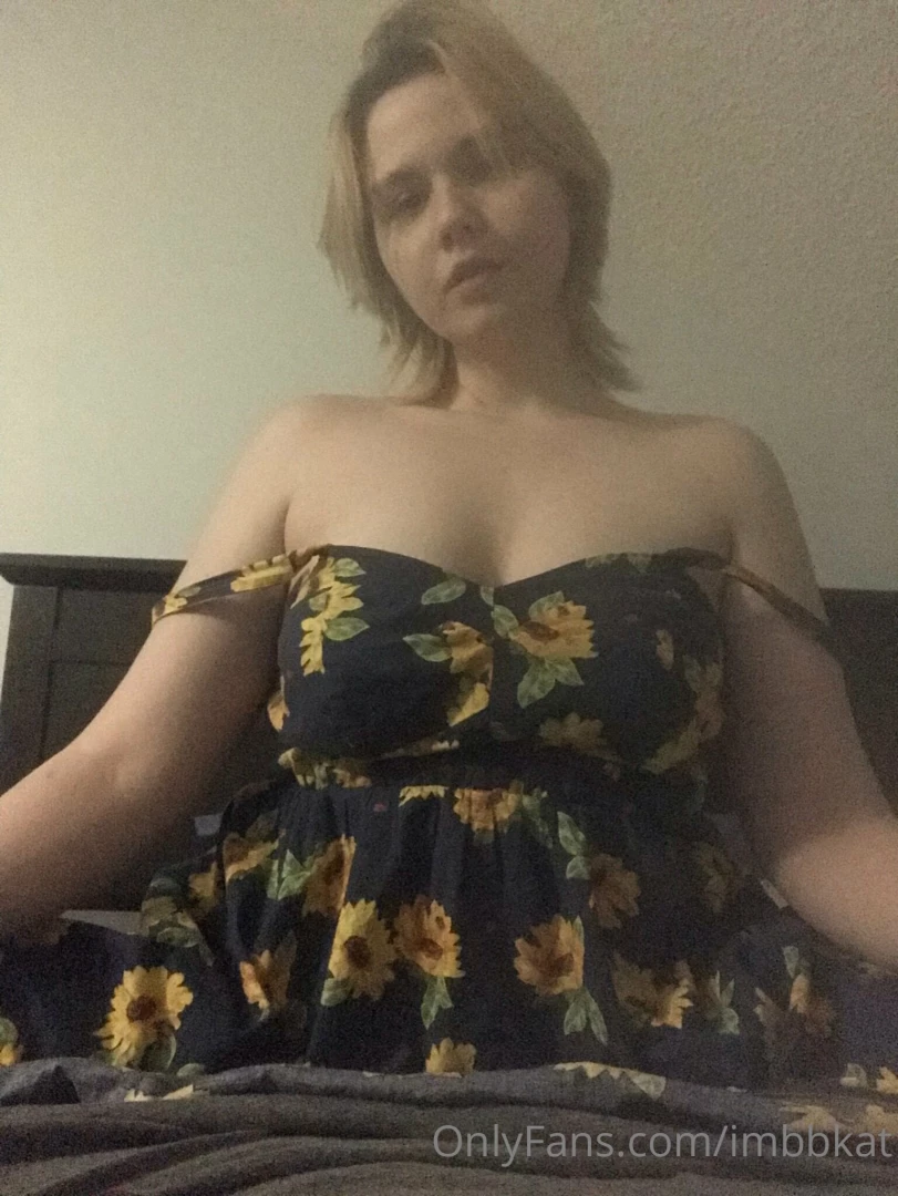 I spent the night in a guest room the lighting wasn t great but i 