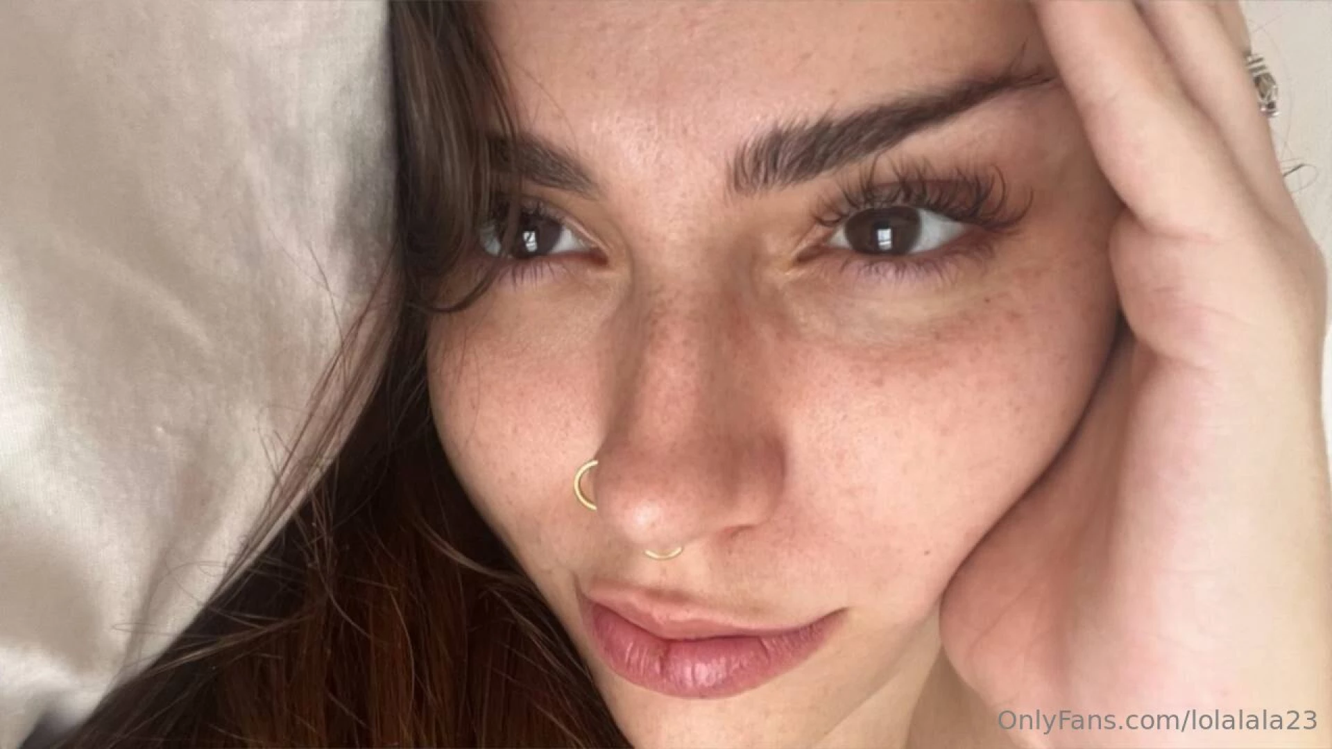 Be honest do you like it when i m this close or am i making you blush 