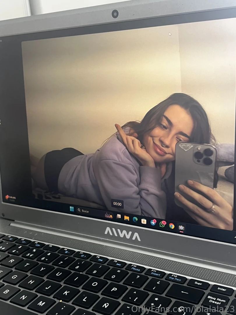 Tell me the truth would you fall for me even through this grainy cam 