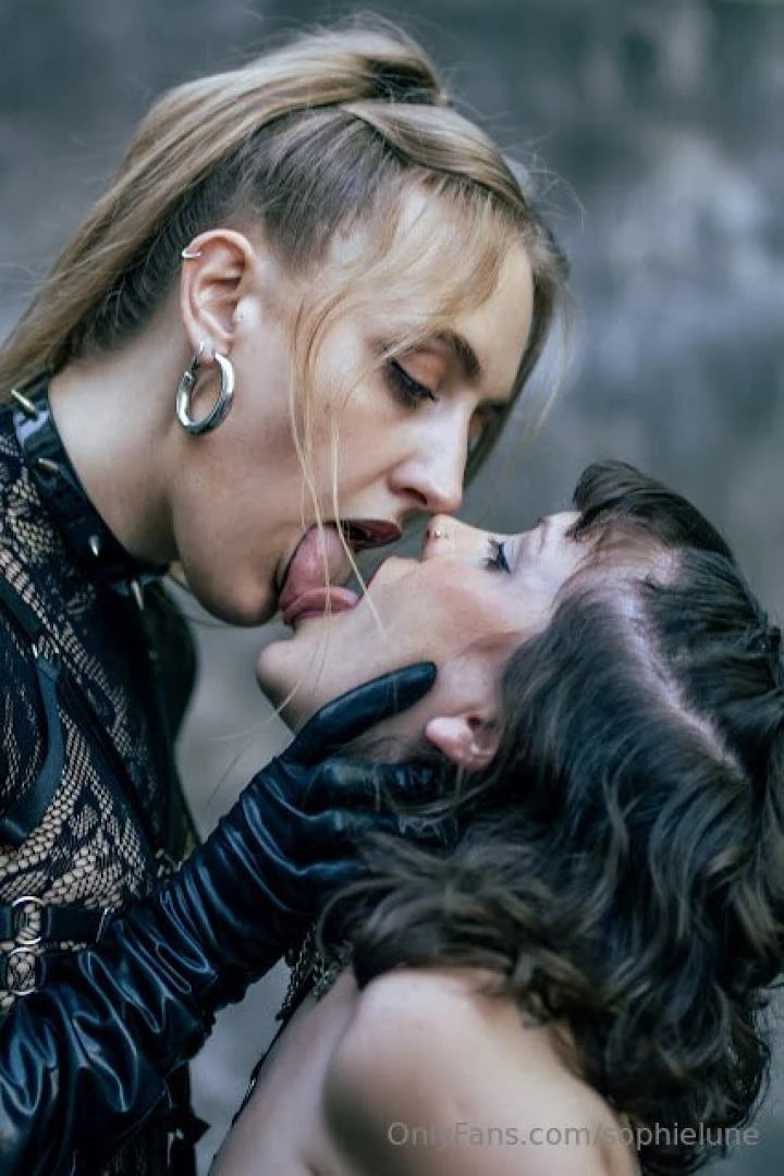 Grabbing you firmly by the neck you want to challenge me but you can t 