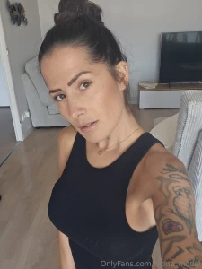 Petit selfie du matin j ai des envies coquines hihi part 1