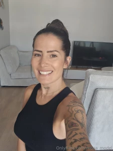 Petit selfie du matin j ai des envies coquines hihi part 2