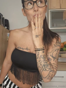 J ai une envie de ouuuf de me faire prendre en leuleu dans la cuisine part 1