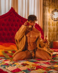 Excuse me i m on the phone