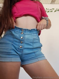 Which photo do you find more attractive