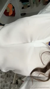 Viva la camicia bianca a lavoro