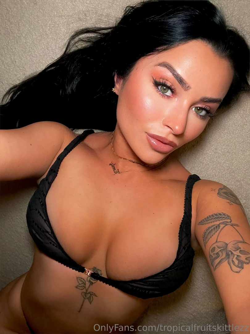 Your fantasy my pleasure to fulfill custom content requests are open 