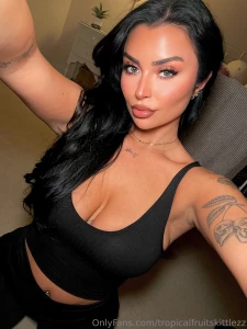 Boobs are proof that men can focus on two things at once