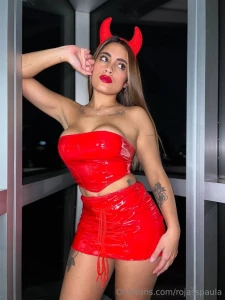 Let me be your little devil today and let s misbehave i m very hot