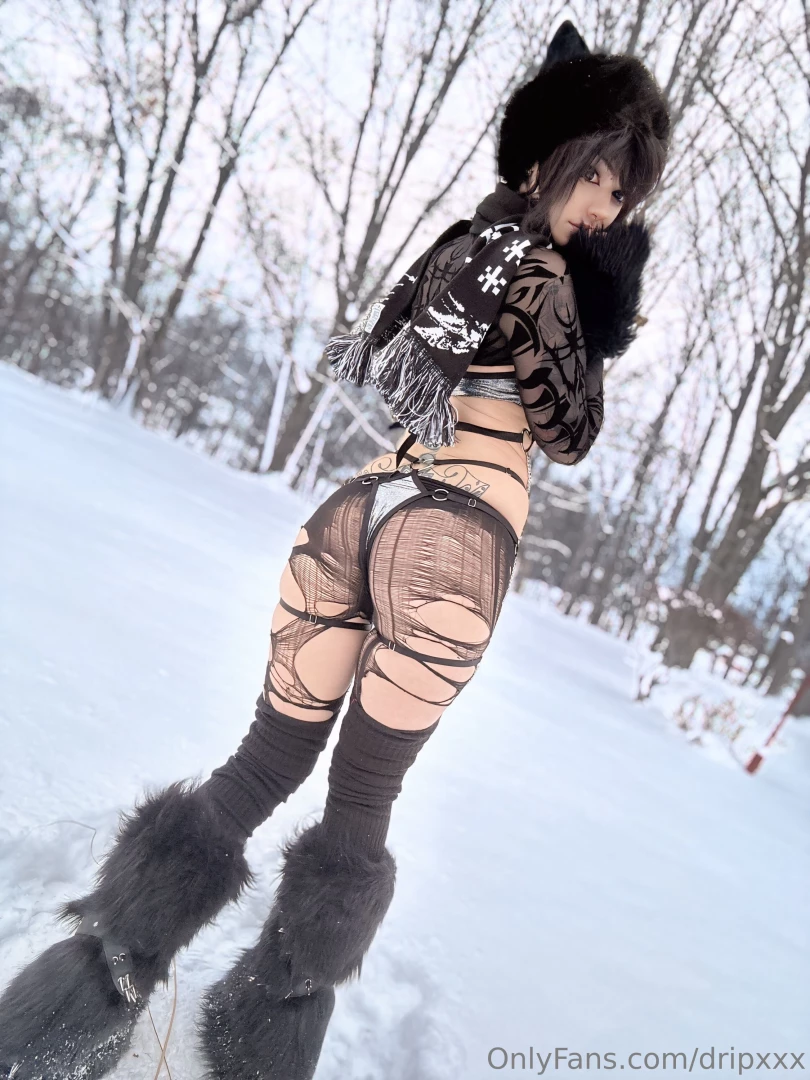 Come keep mommy warm 