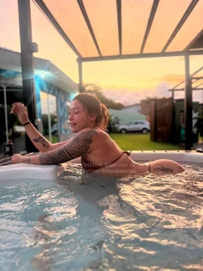 Vem curtir um pouquinho aqui comigo amore