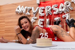 A felicidade de quem sabe o que ia acontecer depois dessa foto assina