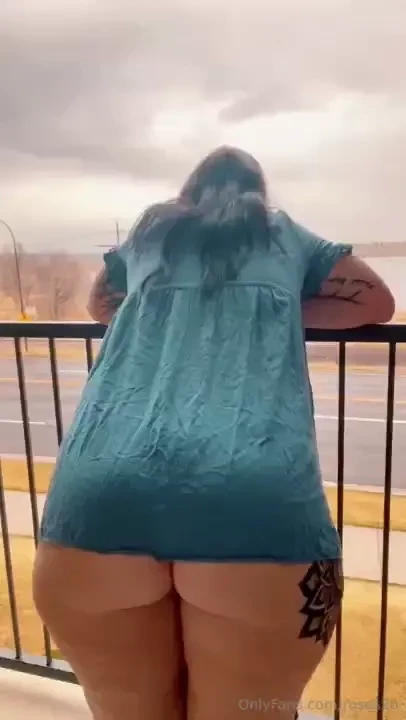 A little booty show 
