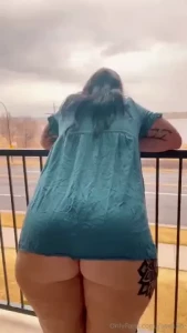 A little booty show