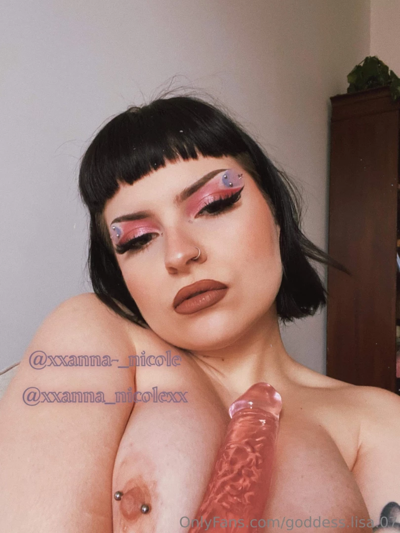 Subscribe to your french baby girl free bundle for every new subs on 