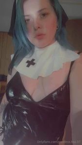 Advertisement stop by and see why her road head gained over 40k views