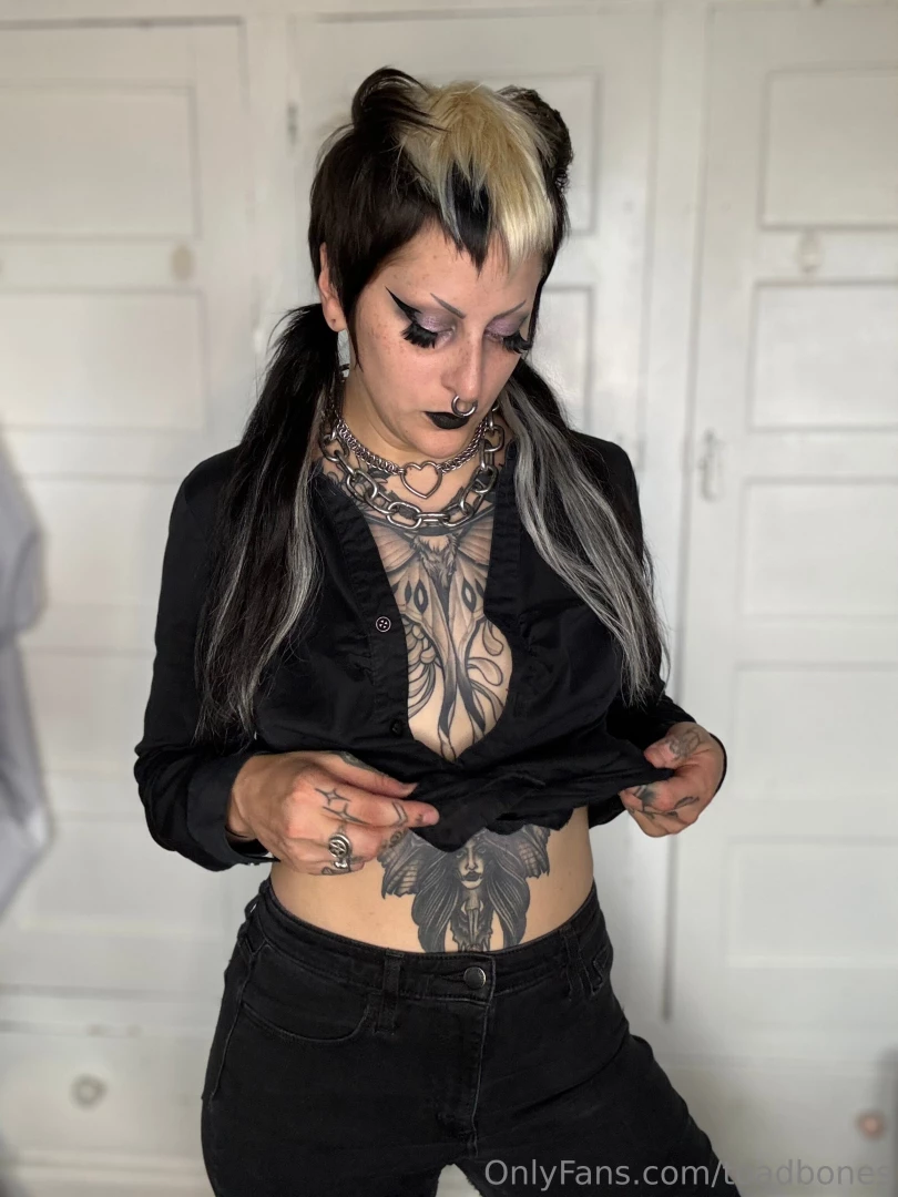 Swipe for a little surprise enjoy your weekend my sweet demons xoxo 