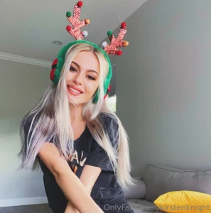 Dm me your red-nosed reindeer part 1