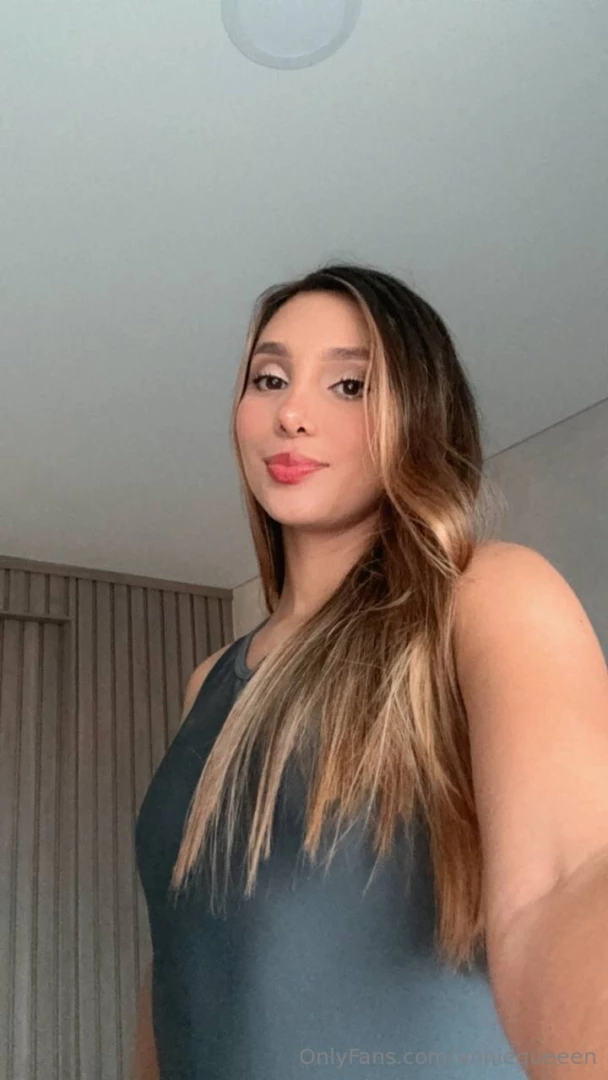 This pretty girl wants to make you spend an unforgettable night do you 