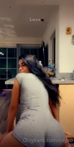 Come through just us two ahhh love this song lol