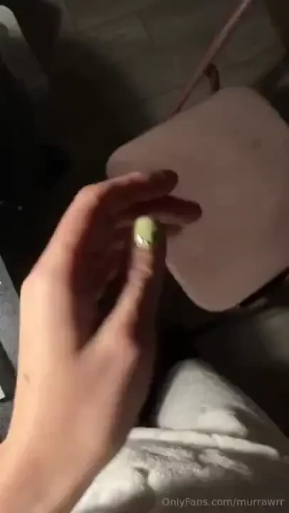 First time trying to do my nails at home with a led lamp it turned out part 1 