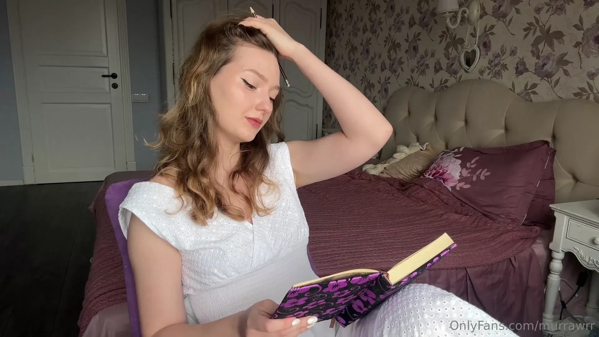 Mreow this is a tiny tiny snippet from the new video guess what it s 