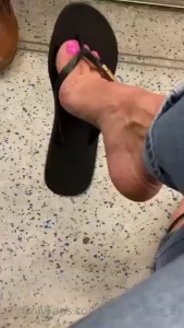 Rocking my favourite summer flip flops part 6