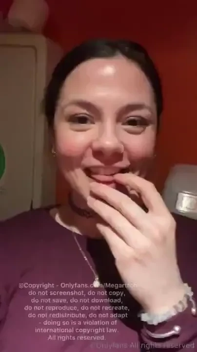 Me being a narcissist thinking about whether i should send out a 