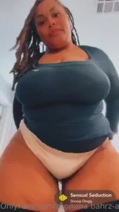 Send me a pic of that cock daddy i m horny as fuck folding this