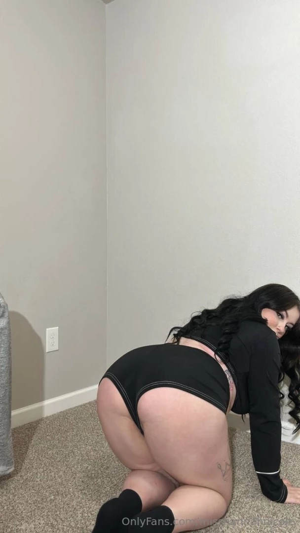 This slut is giving out free cock rates message her now gxddessxxo part 2 