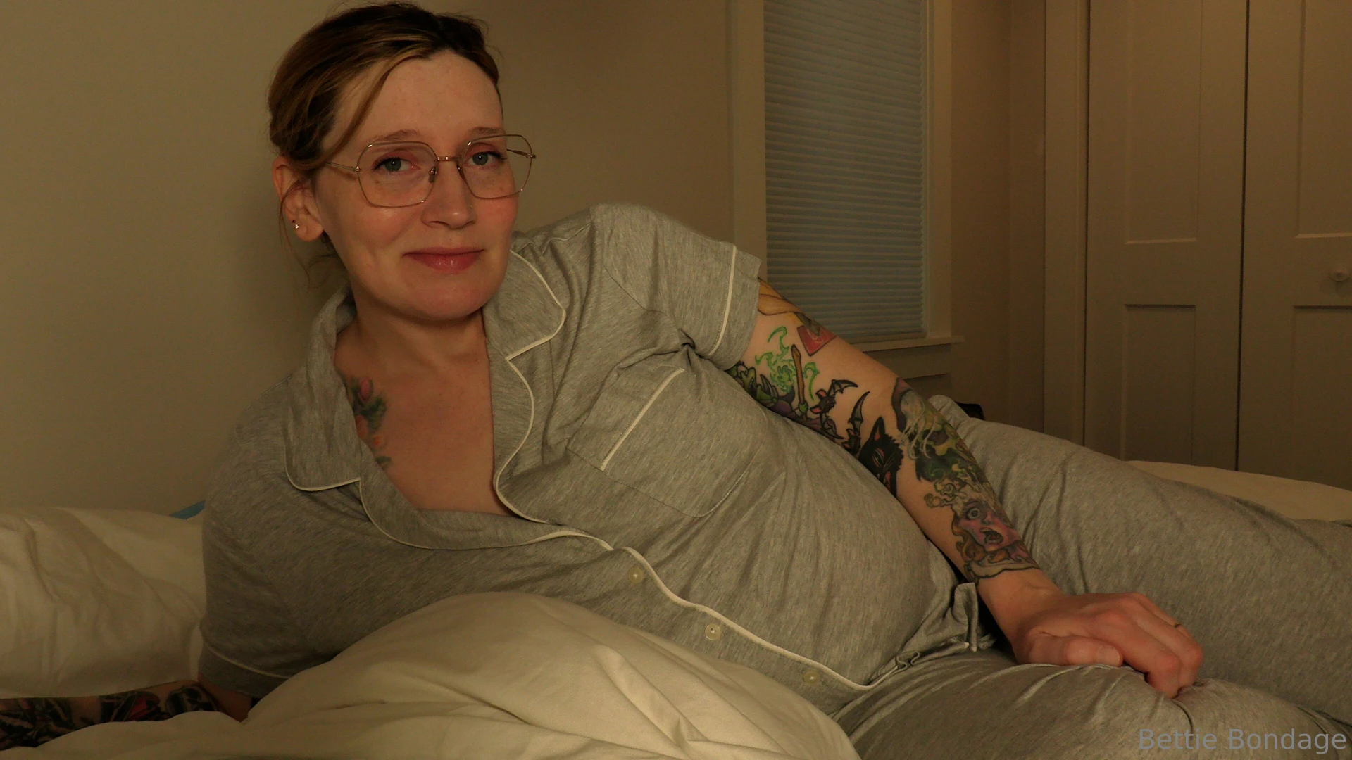 Oh it s weird wednesday alright your whacky stepsister left years ago 