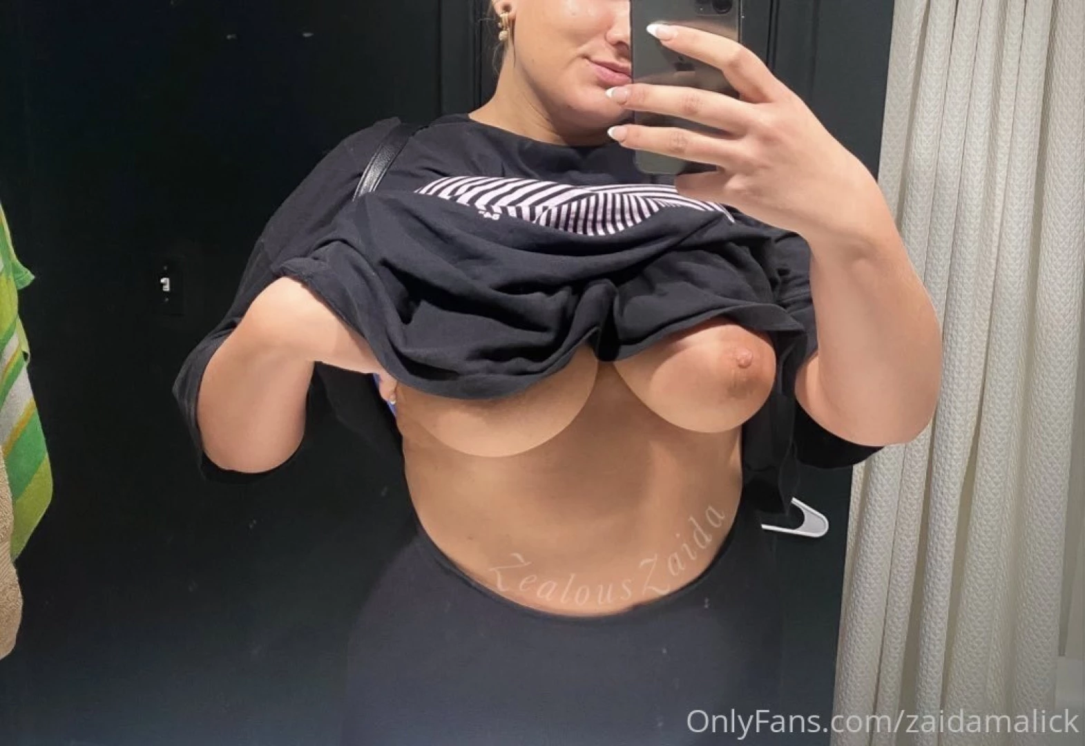 Goodmorning from my juicy tits hehehe 