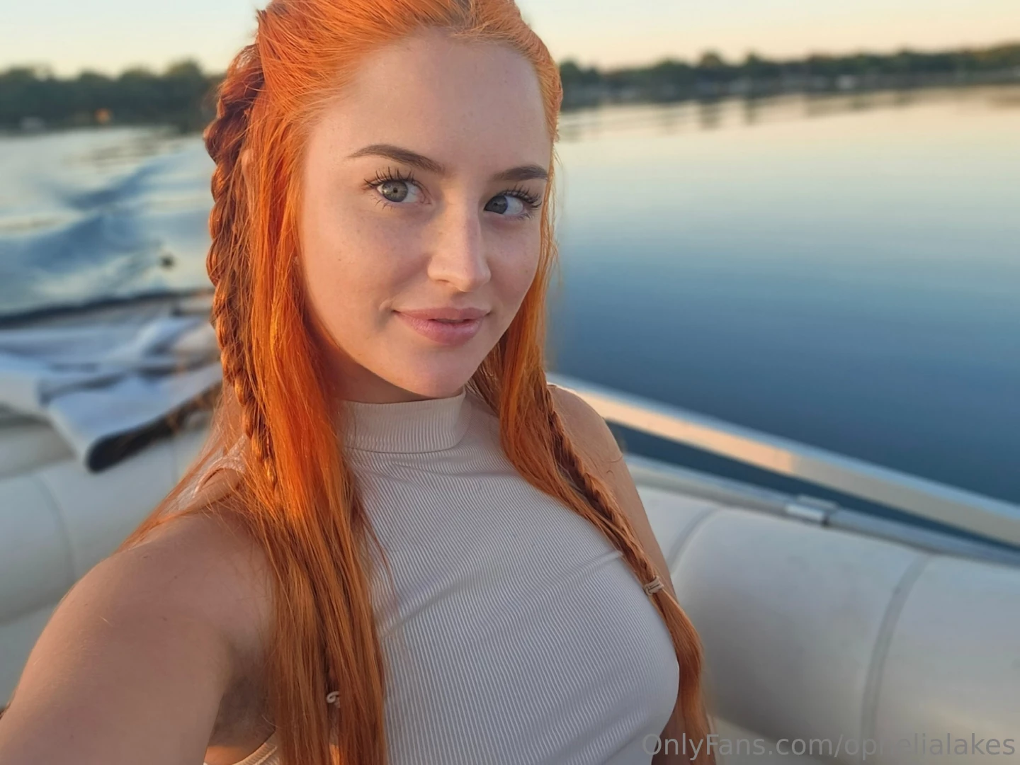 Let s spend the evening together on the water 