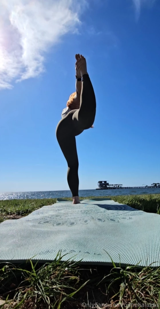 Feeling flexible would you help me stretch 